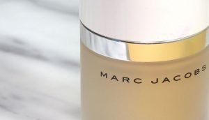 marc jacobs beauty Dew Drops Coconut Gel Highlighter líquido dew you iluminador 7