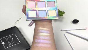 boxycharm febrero 2018 galaxy glow beauty box naked cosmetics paleta de iluminadores